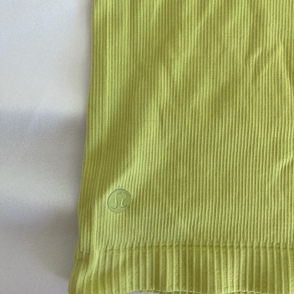 Lululemon Tank 2 ways - Picture 5 of 5
